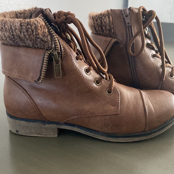 Brown fall boots. Size 6. - Picture 4 of 4